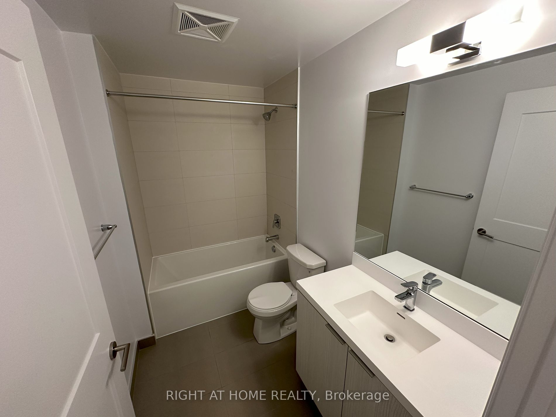 50 Dunfield Ave 1715