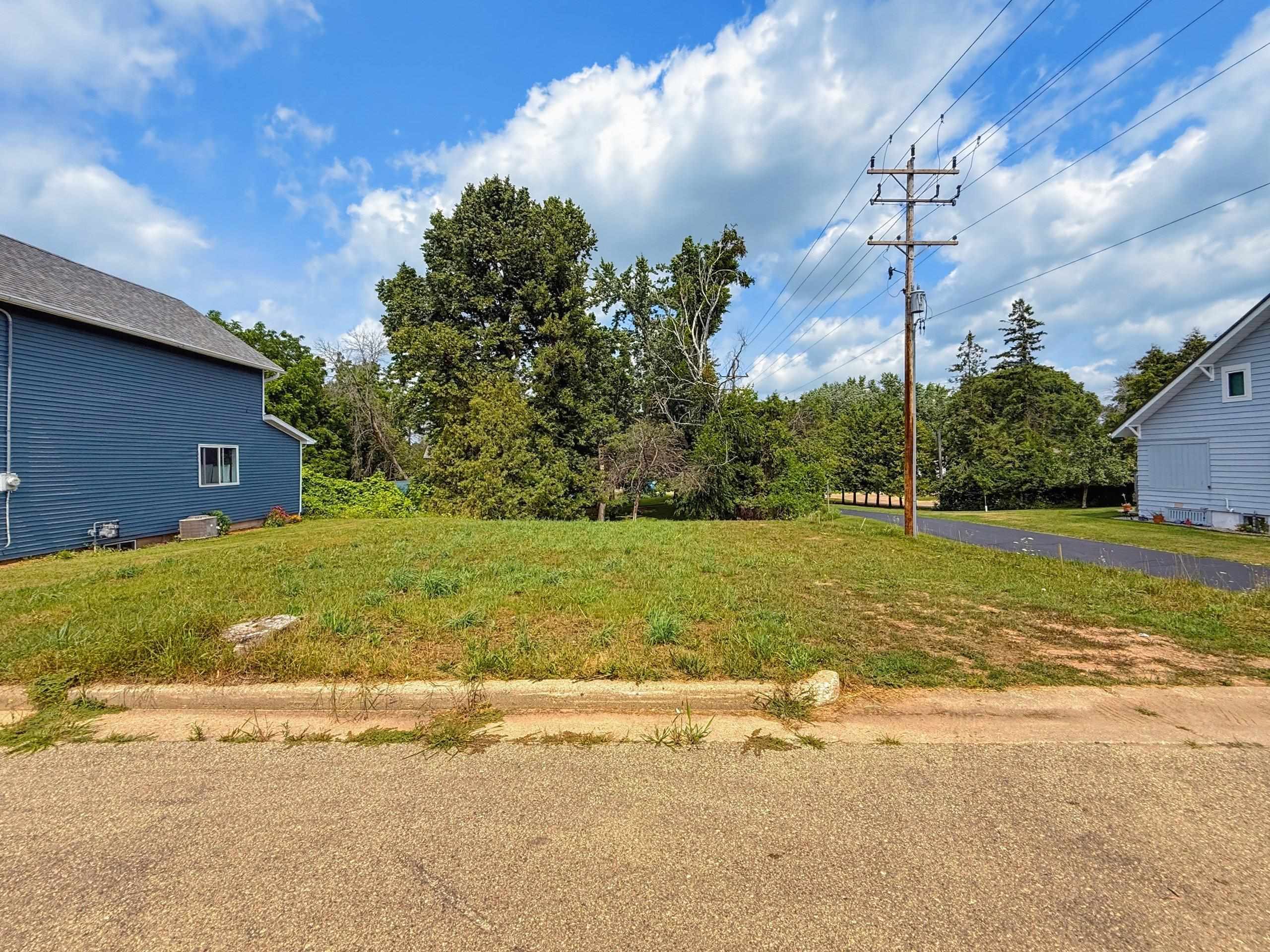 305 E Armstrong Street