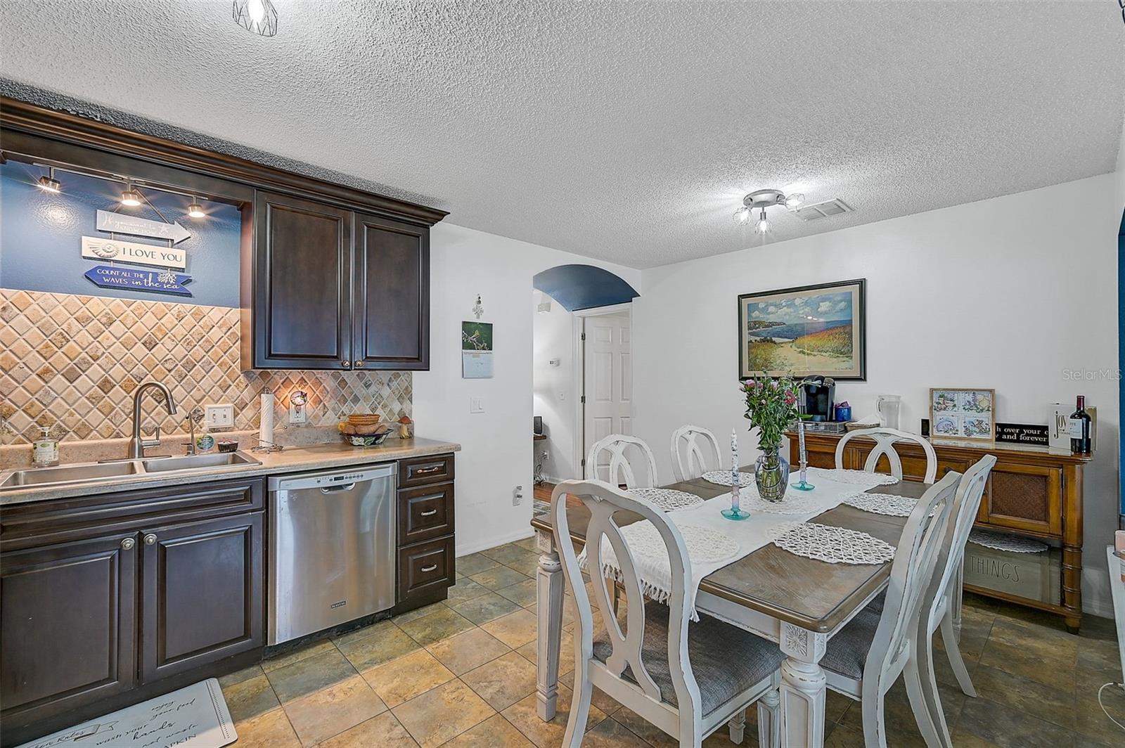 3611 Chinaberry Lane