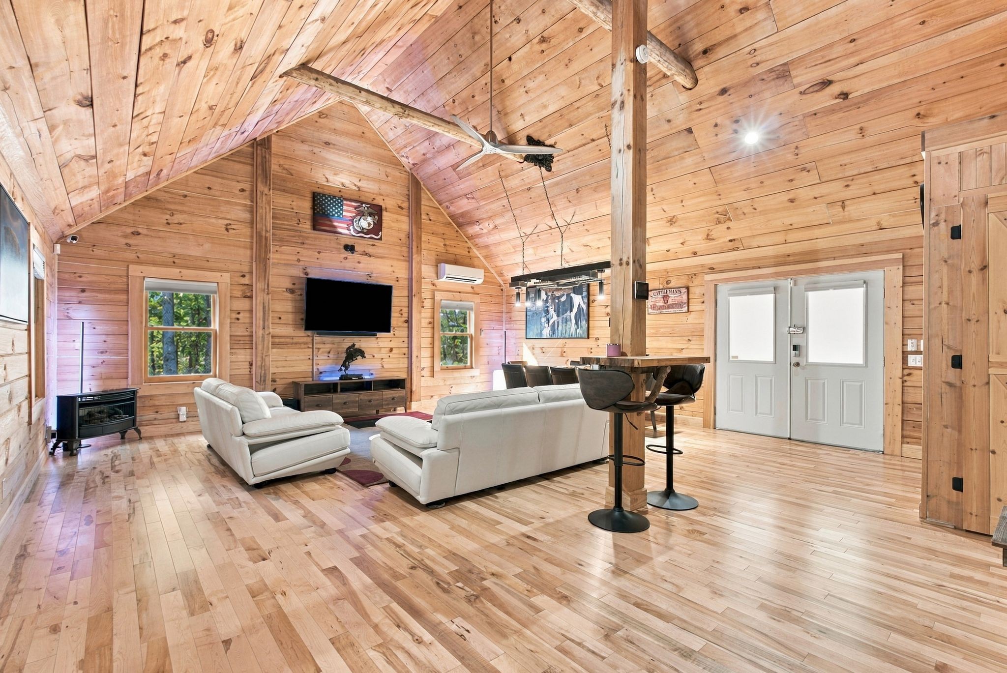 6095 Old Highway 13