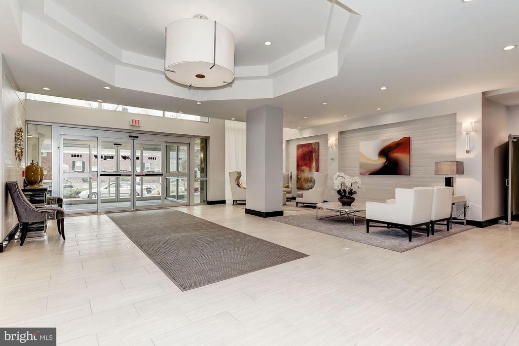 1225 Martha Custis Drive 807