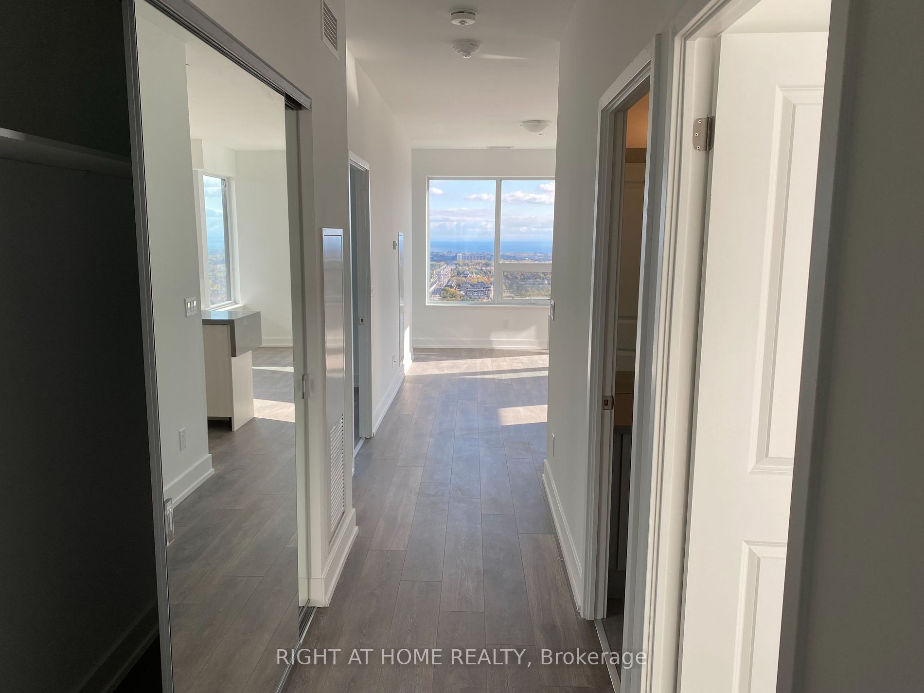 297 Oak Walk Dr 2503