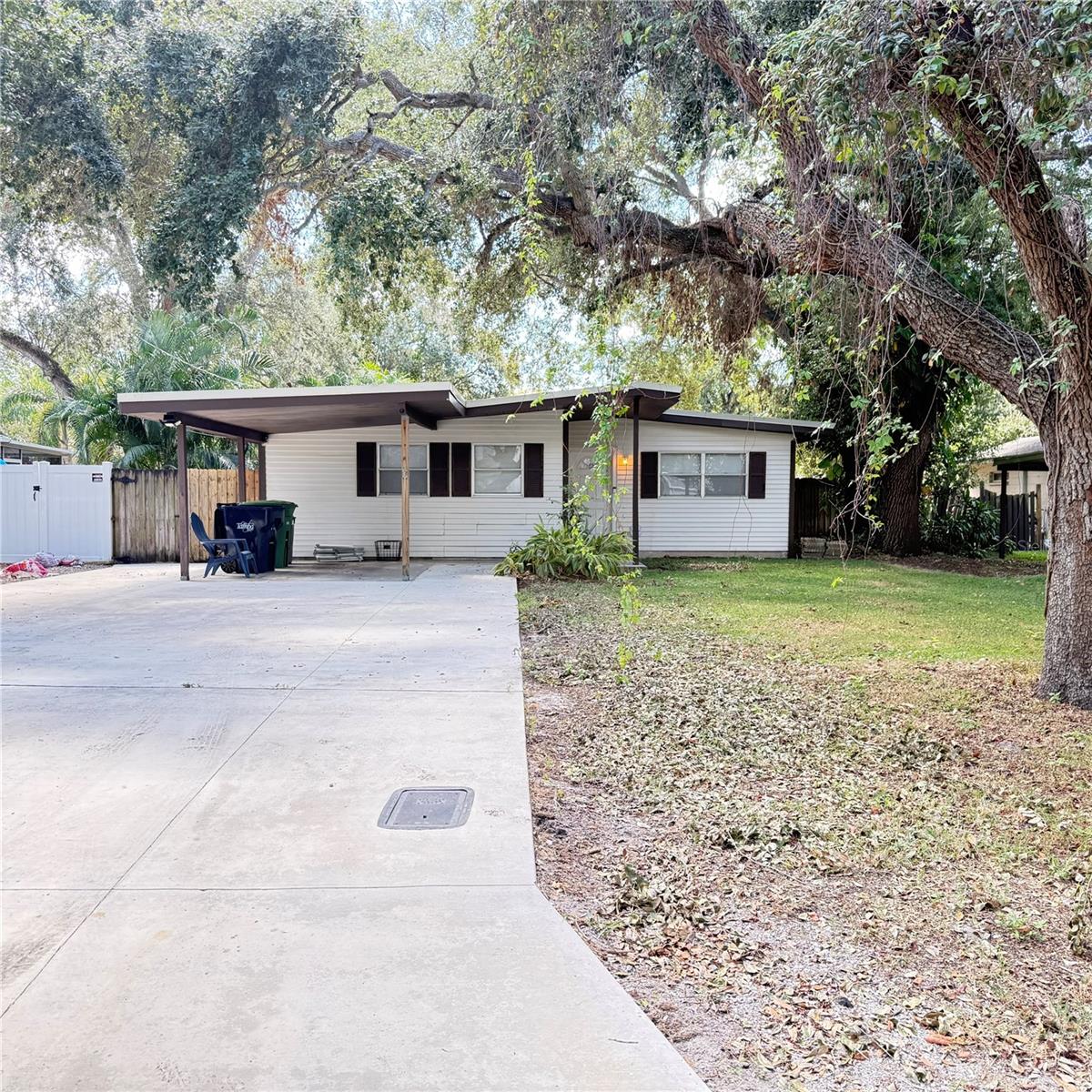 Opportunities abound with this south Tampa pool home. Build a new construction home or renovate the existing structure. It's a shaded lot with oak trees on the perimeter. Inside you will find a great room with living and dining combo. There's a large primary bedroom with a spacious ensuite primary bathroom that has a guest entrance. The area has several new homes that have sold for well over 900k. The pool and spa were added in 1998. Plenty of room in the back yard to create your tropical oasis. Located just to the West of Macdill Blvd. it's less 1/4 mile to the bay. Plenty of restaurants, grocery and retail within close proximity.