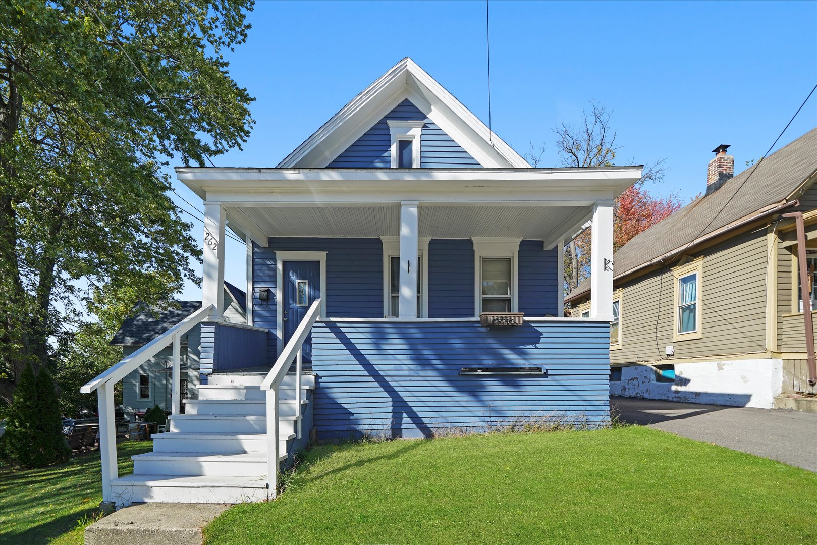 Charming 3-bedroom, 1-bath, 1.5-story home in Elgin, ready for your personal touches and updates! This property offers great potential with a functional layout and plenty of character. Perfect opportunity for investors or homeowners looking to add value and make it their own.