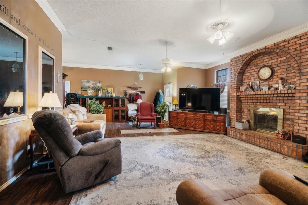 4315 Lakeshore Drive