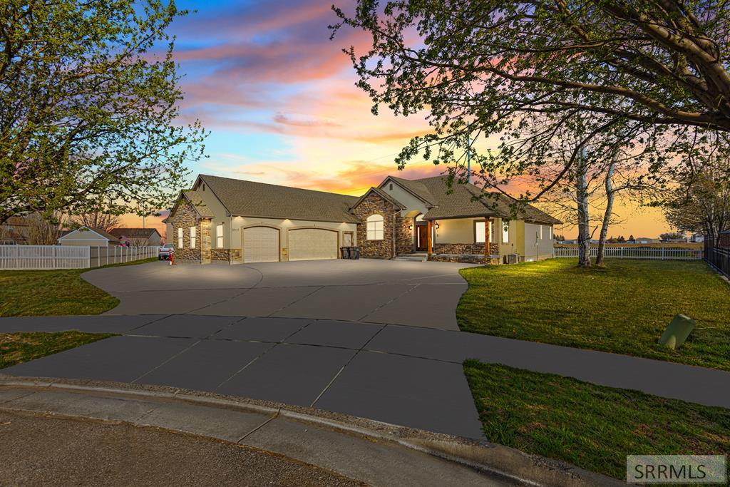 2917 Woodbridge Circle