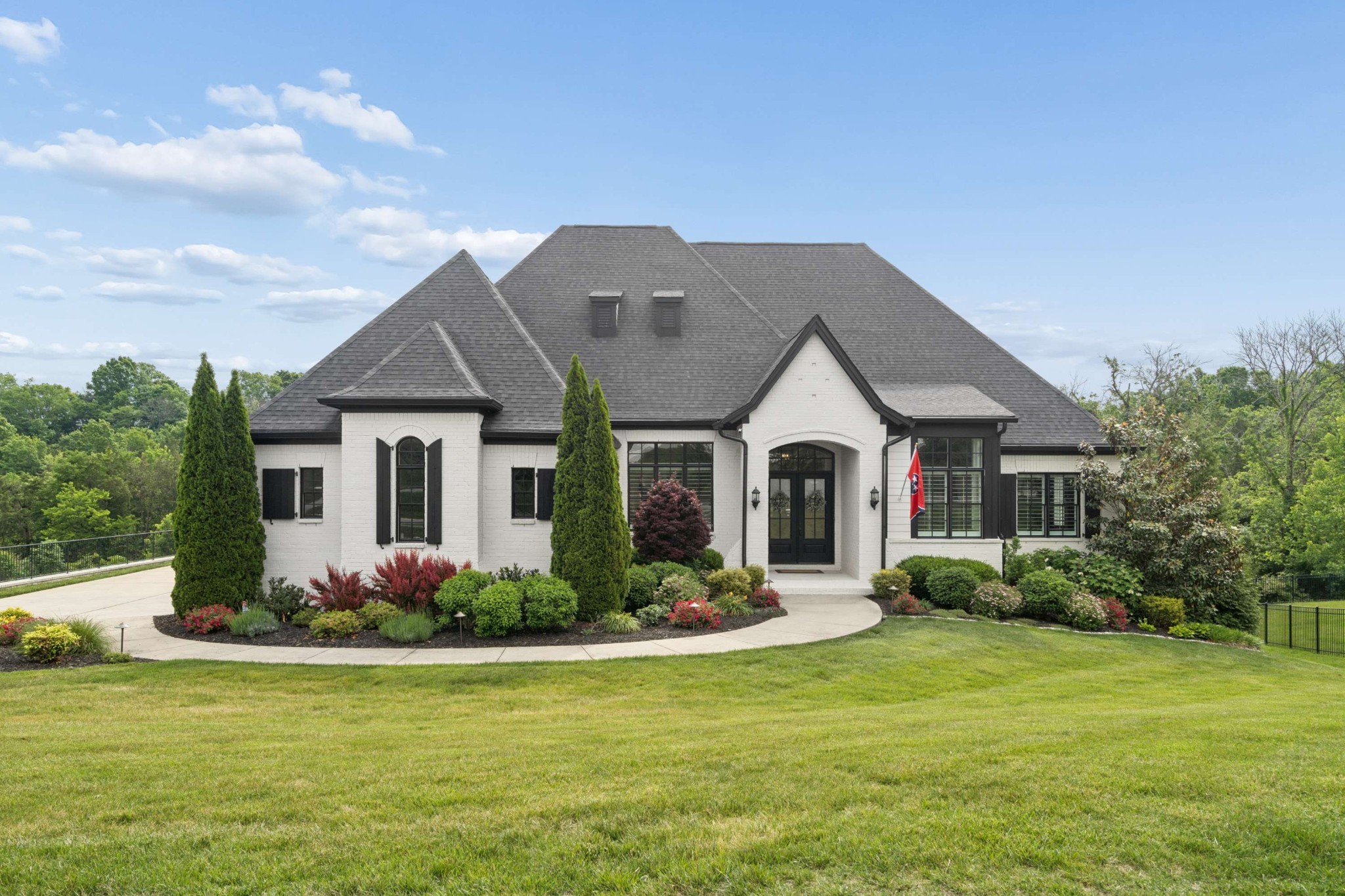 1863 Burland Cres — sold