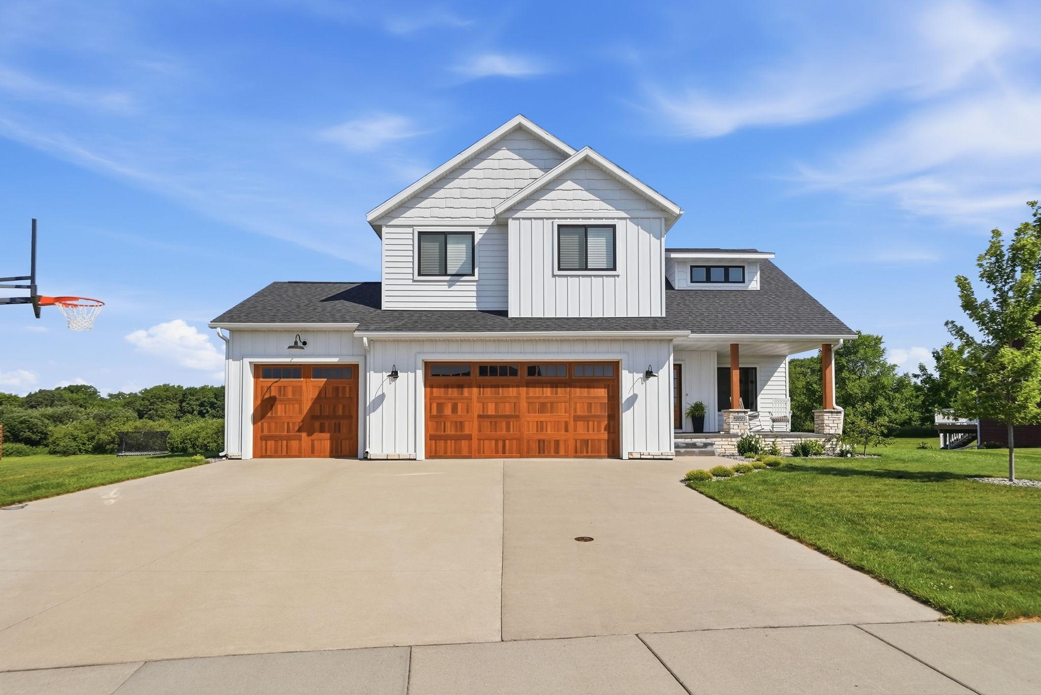2022 Sandstone Loop N