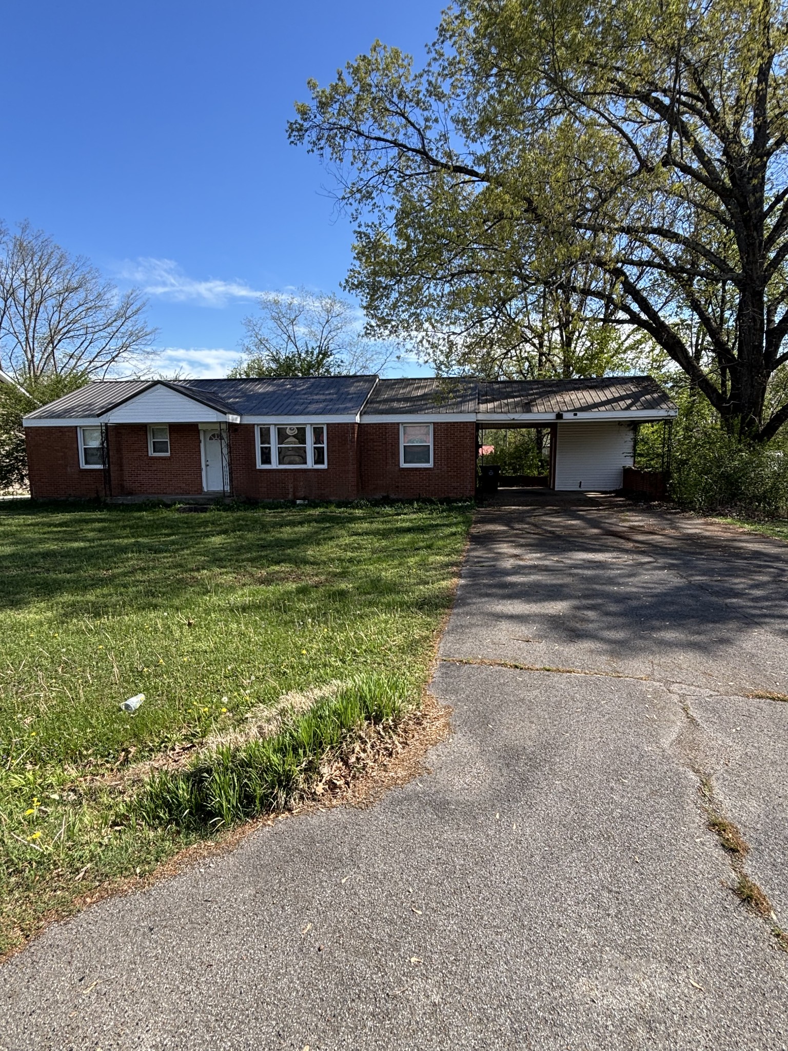 454 Carman Ave