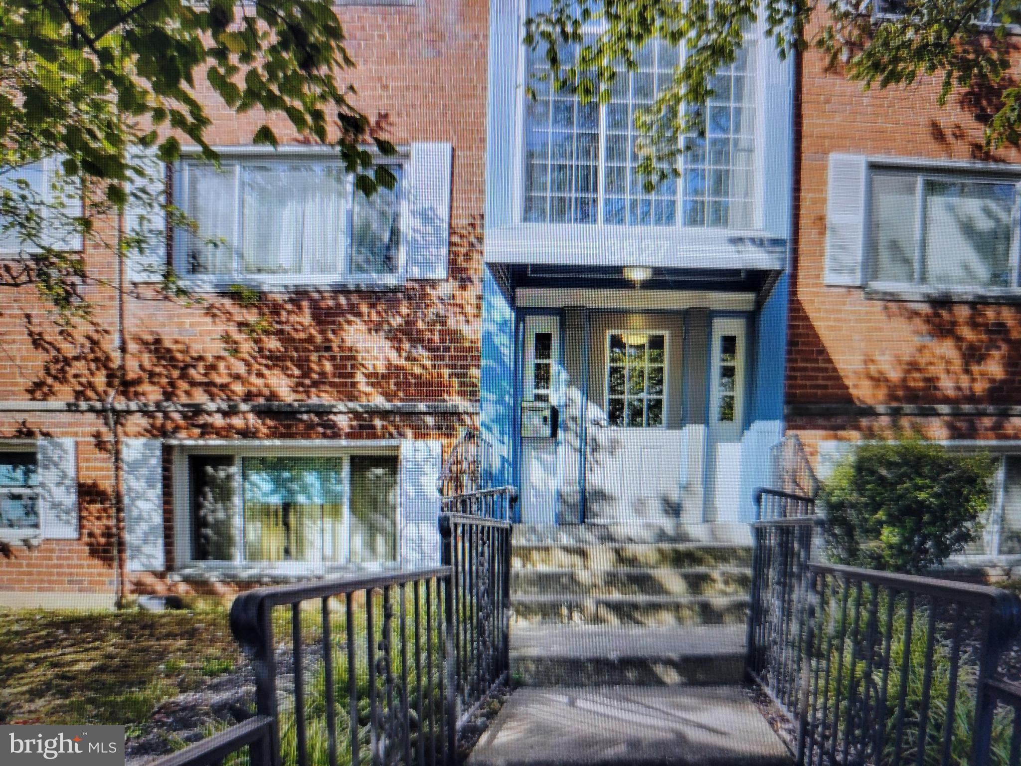 3827 Hamilton Street D-203