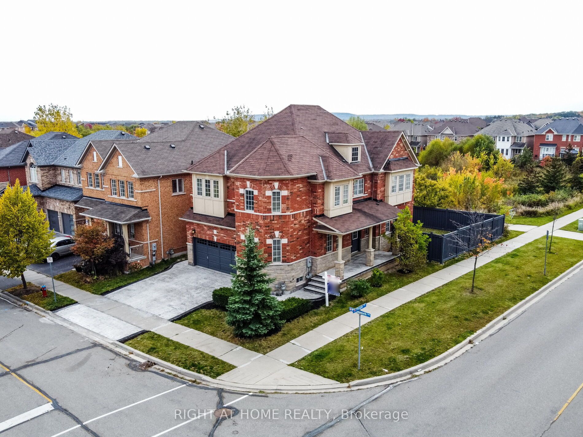 280 Wrigglesworth Cres