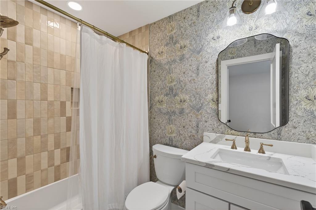 4533 Church Point Place