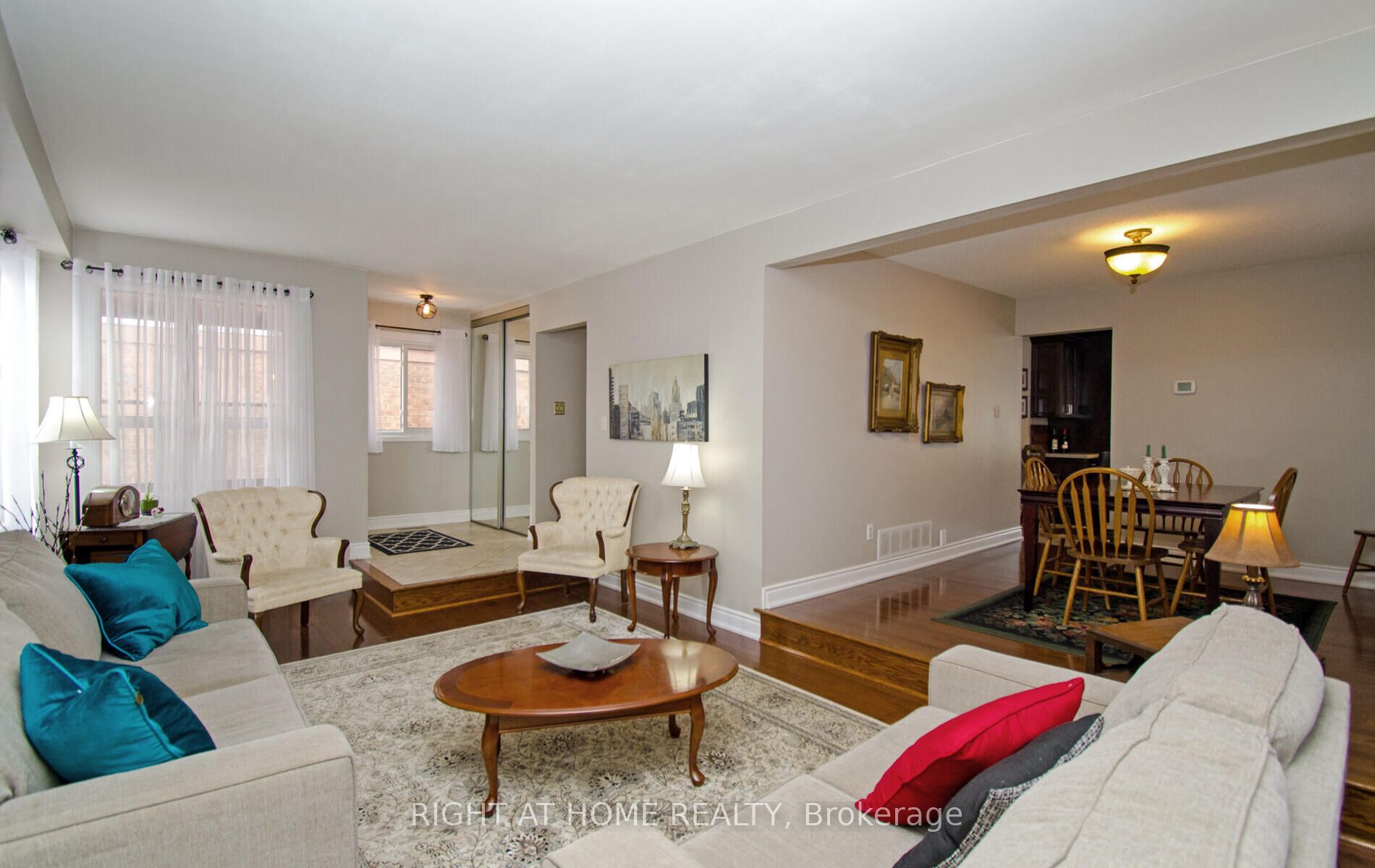 54 Ferguson Pl