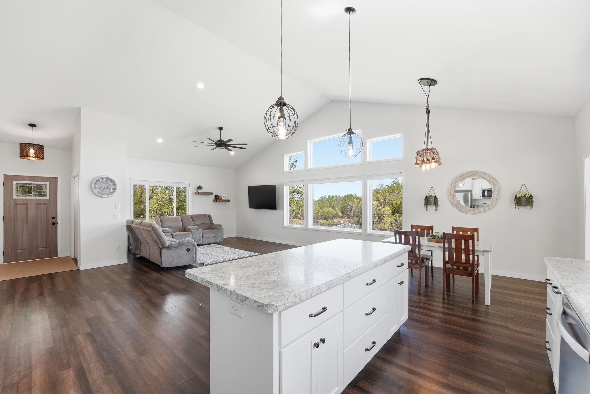 10640 Raven Loop NE