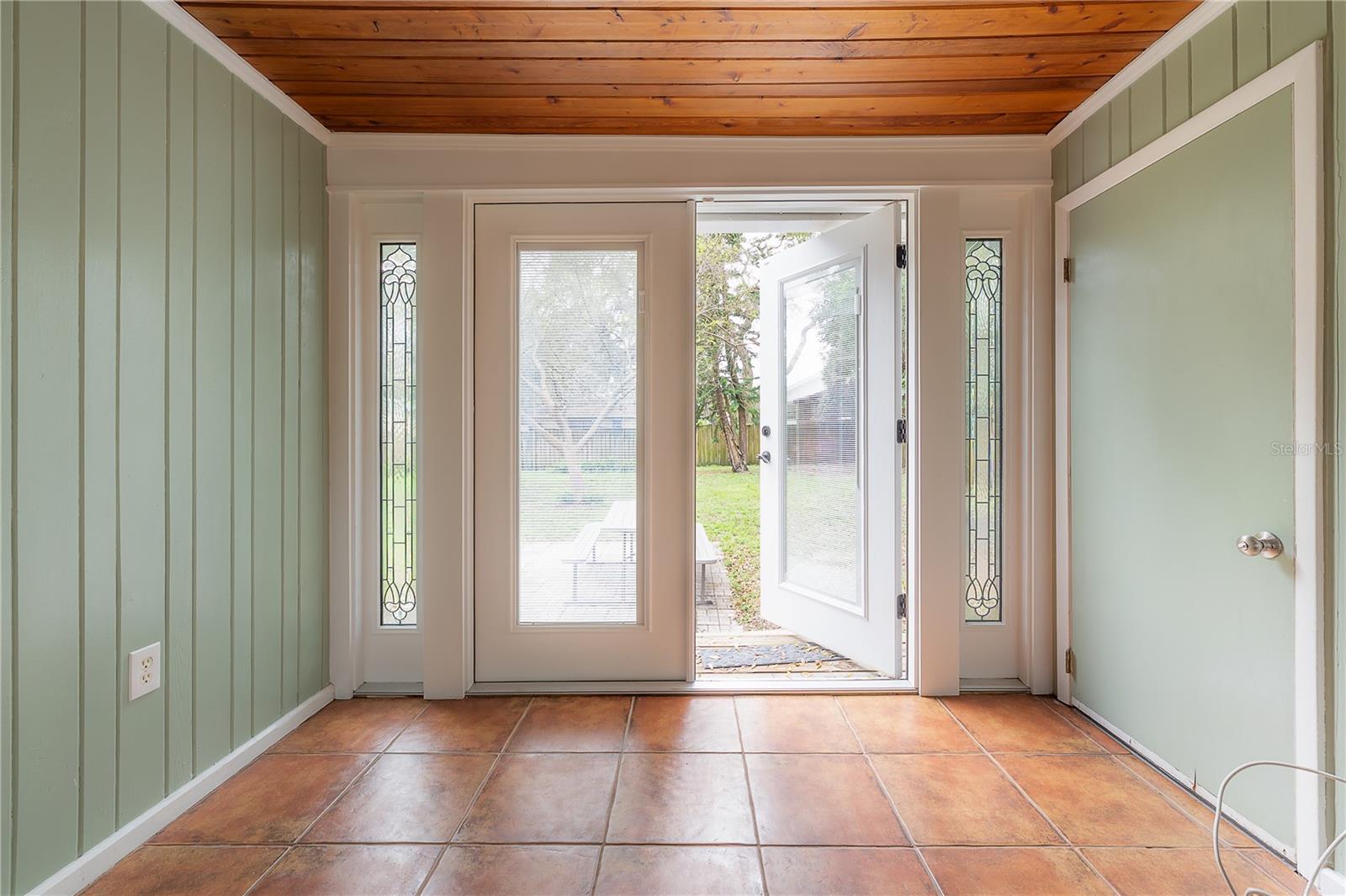 1303 E Clifton Street