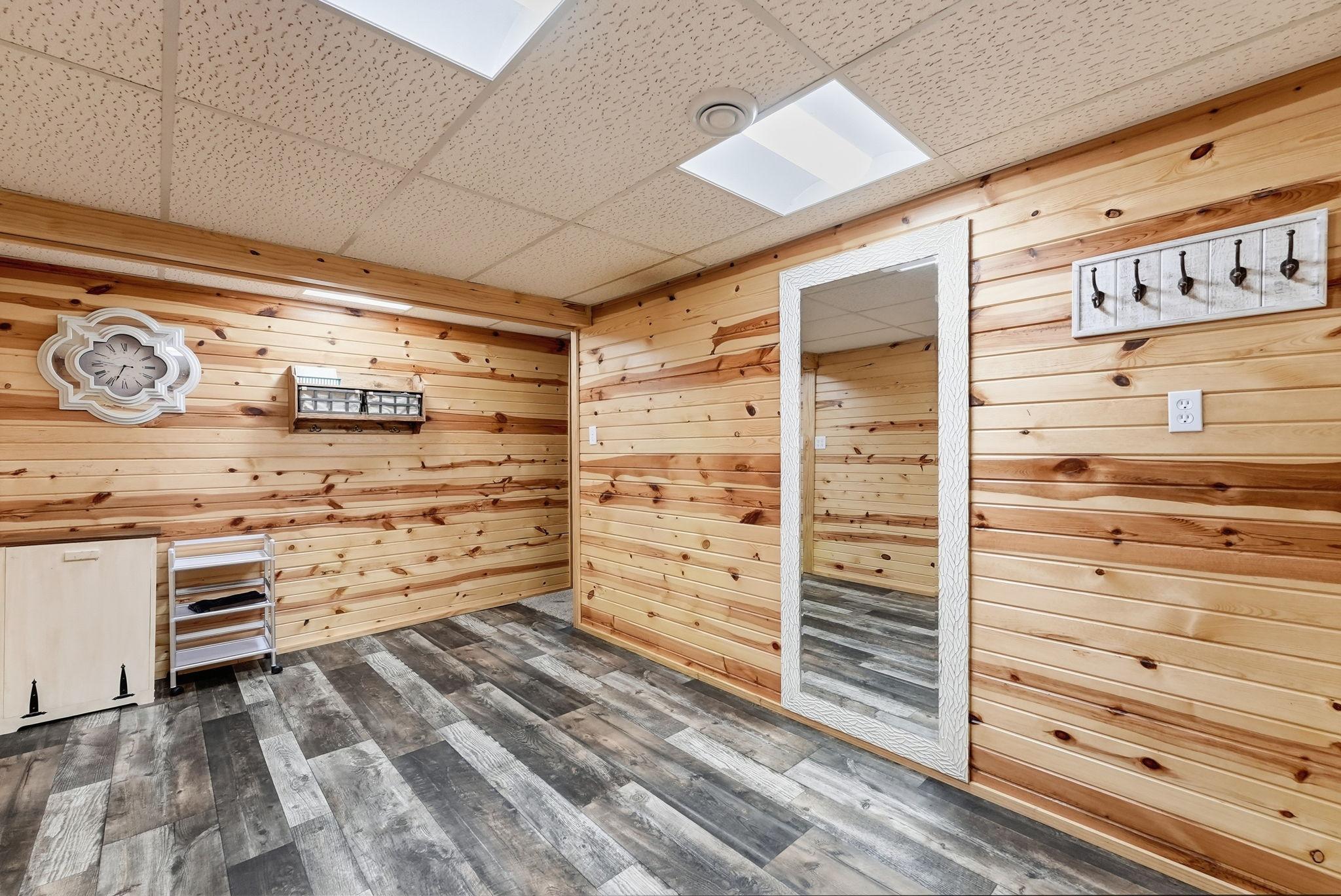 214 Highview Drive W