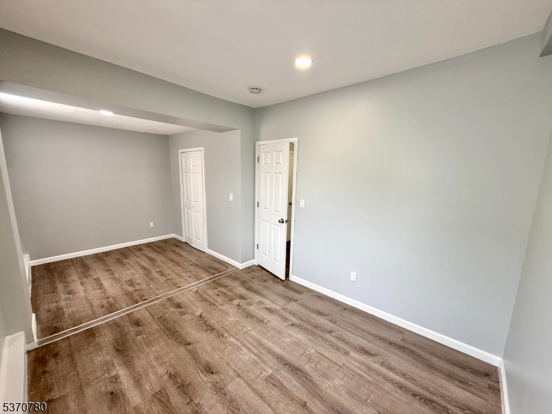 212 John St