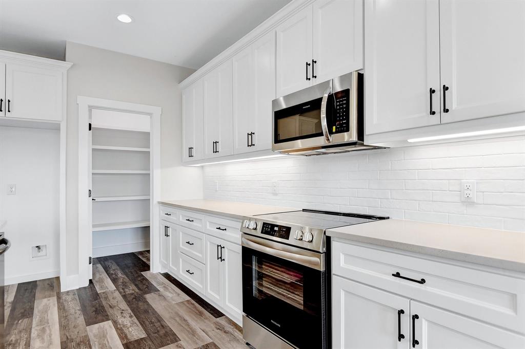 1808 Aleia Cove