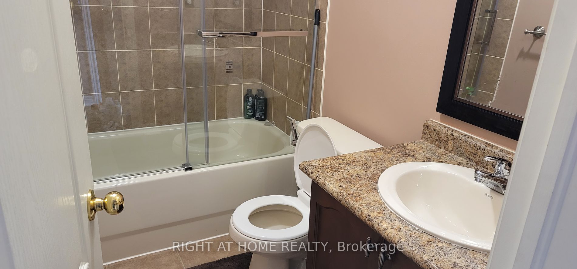 5570 Waterwind Cres