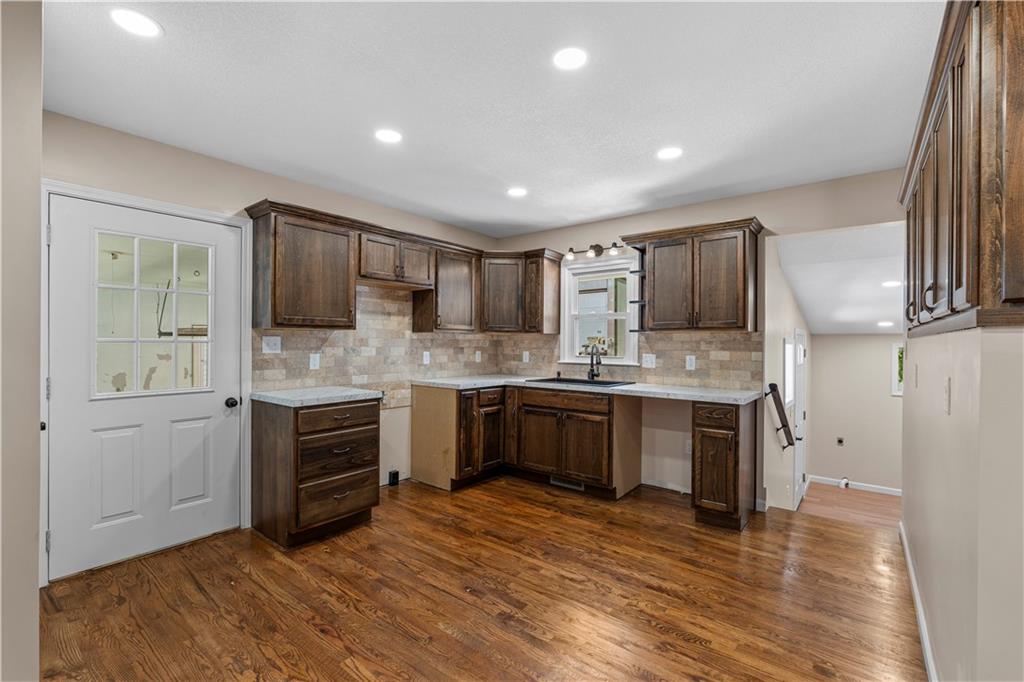 115 W Walnut Street