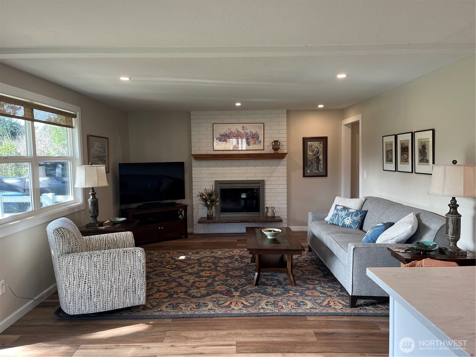 102 N Narwhal Loop NW