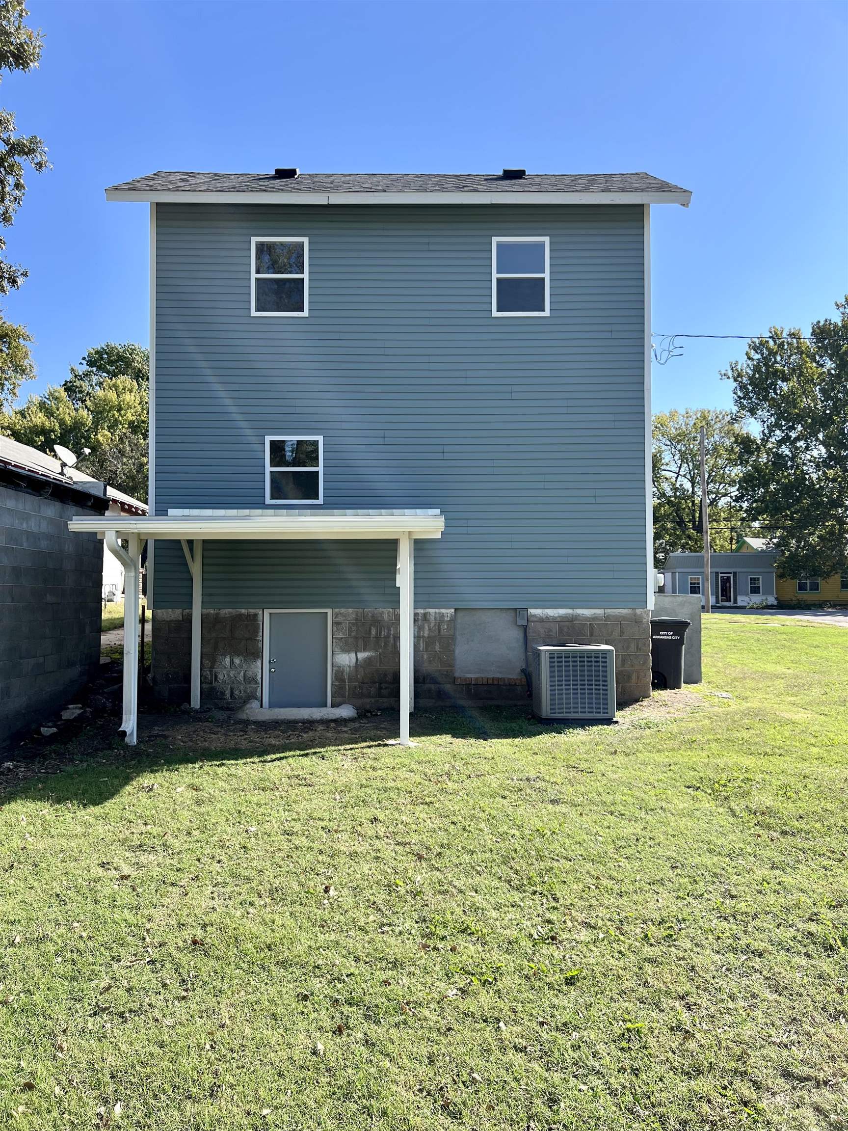 829 S Summit