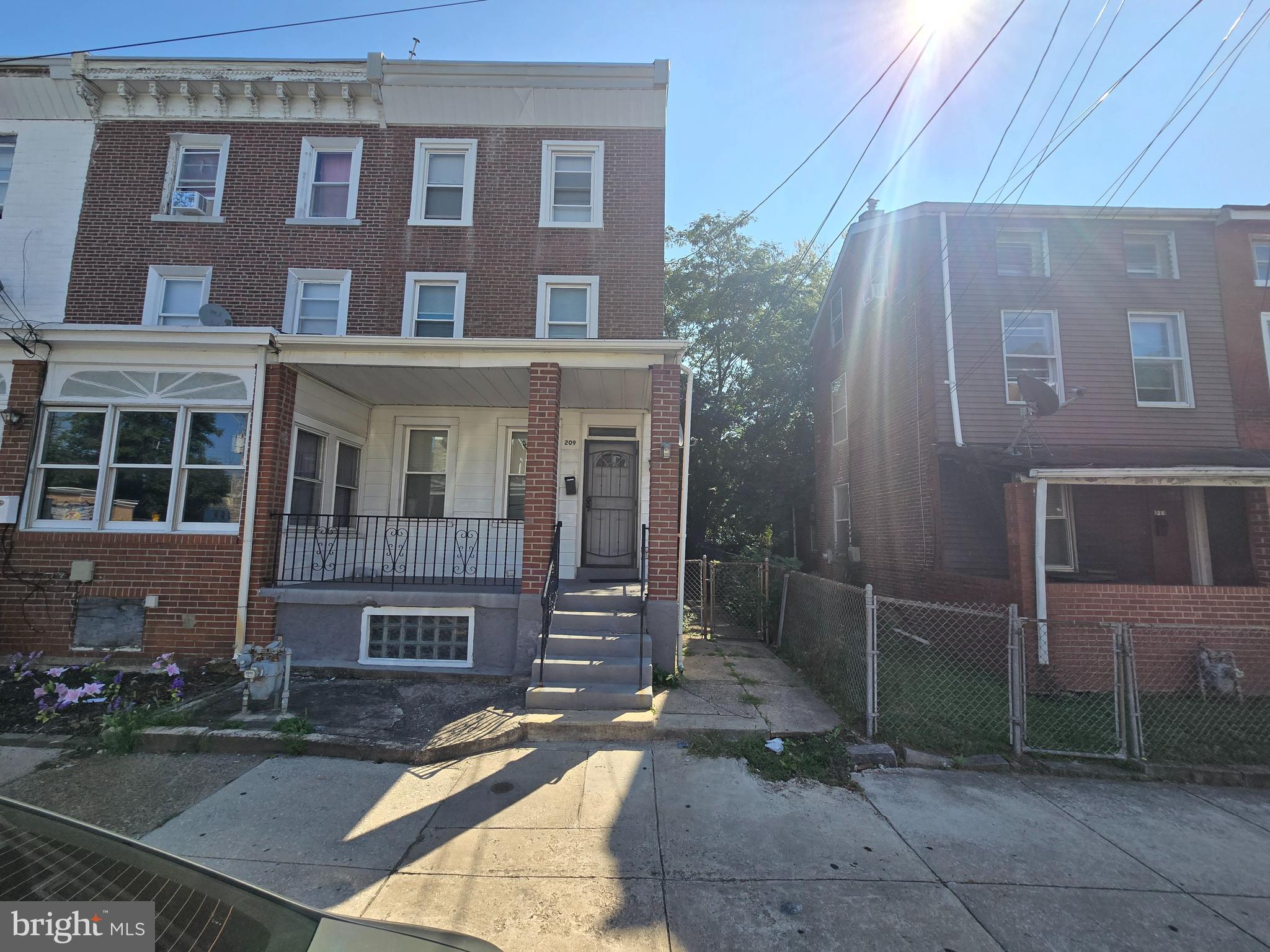 209 S5th St  