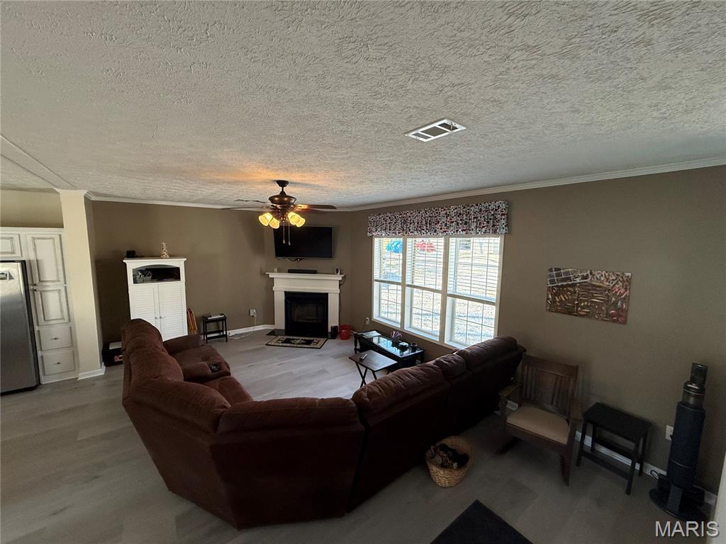 44513 Willow Lane