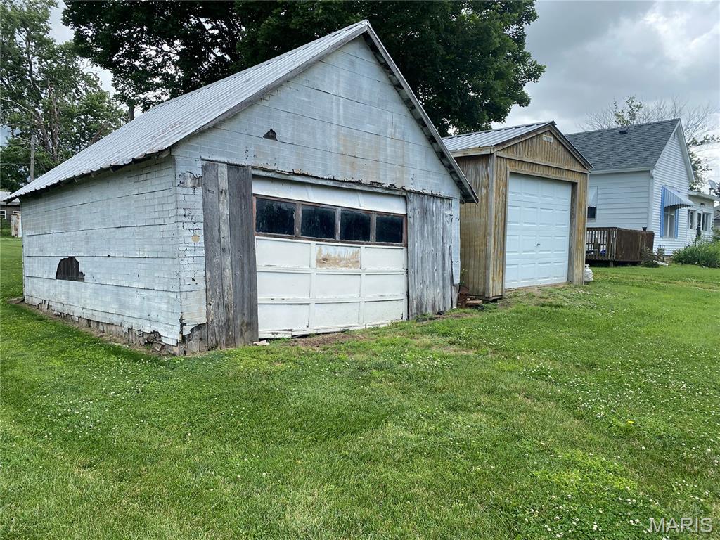 302 W Elm Street
