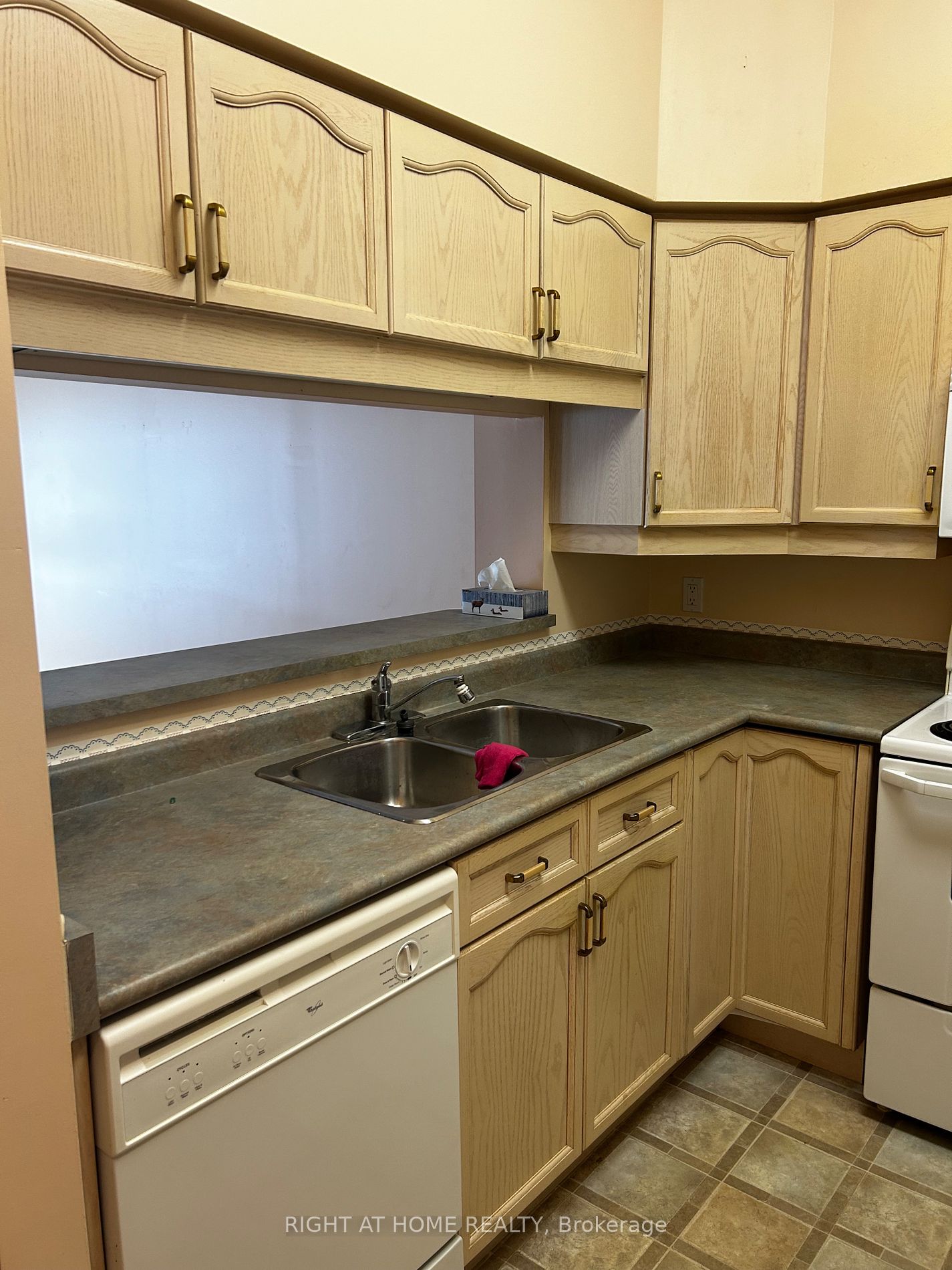 94 Dean Ave 107