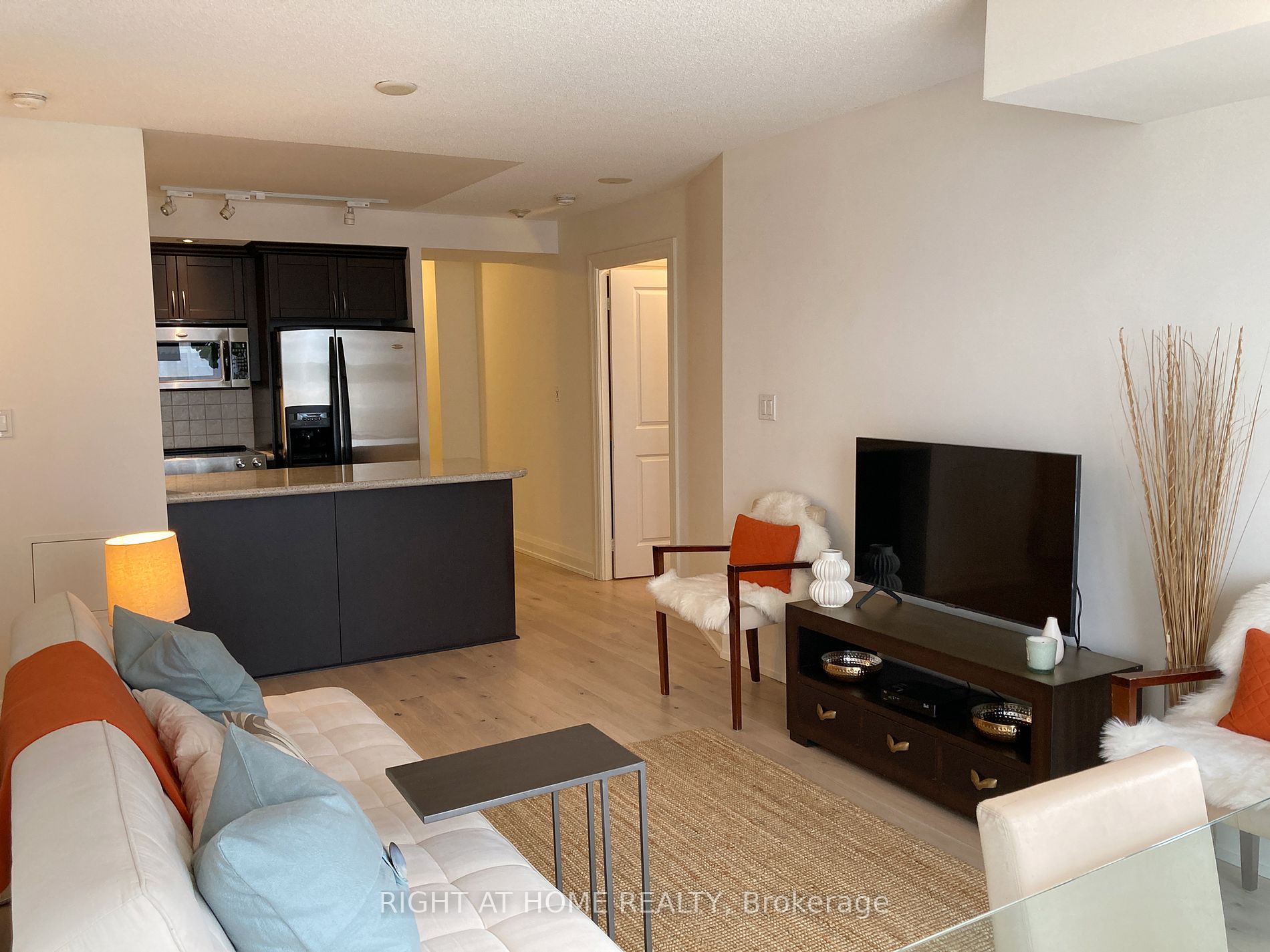 900 Mount Pleasant Rd 704