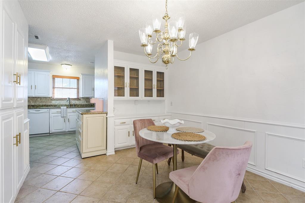 1110 Shady Oak Trail