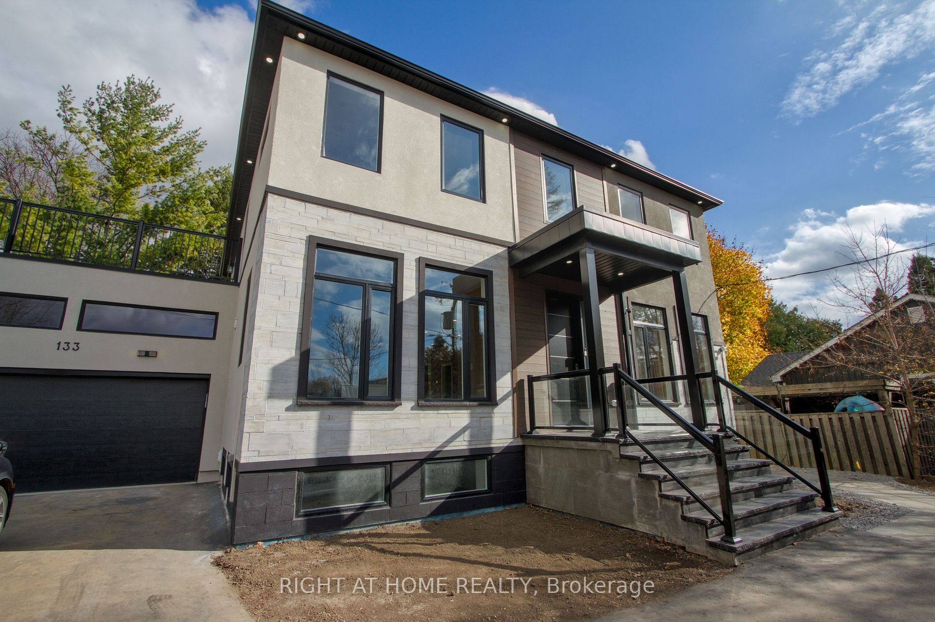 133 Roxborough Rd Main