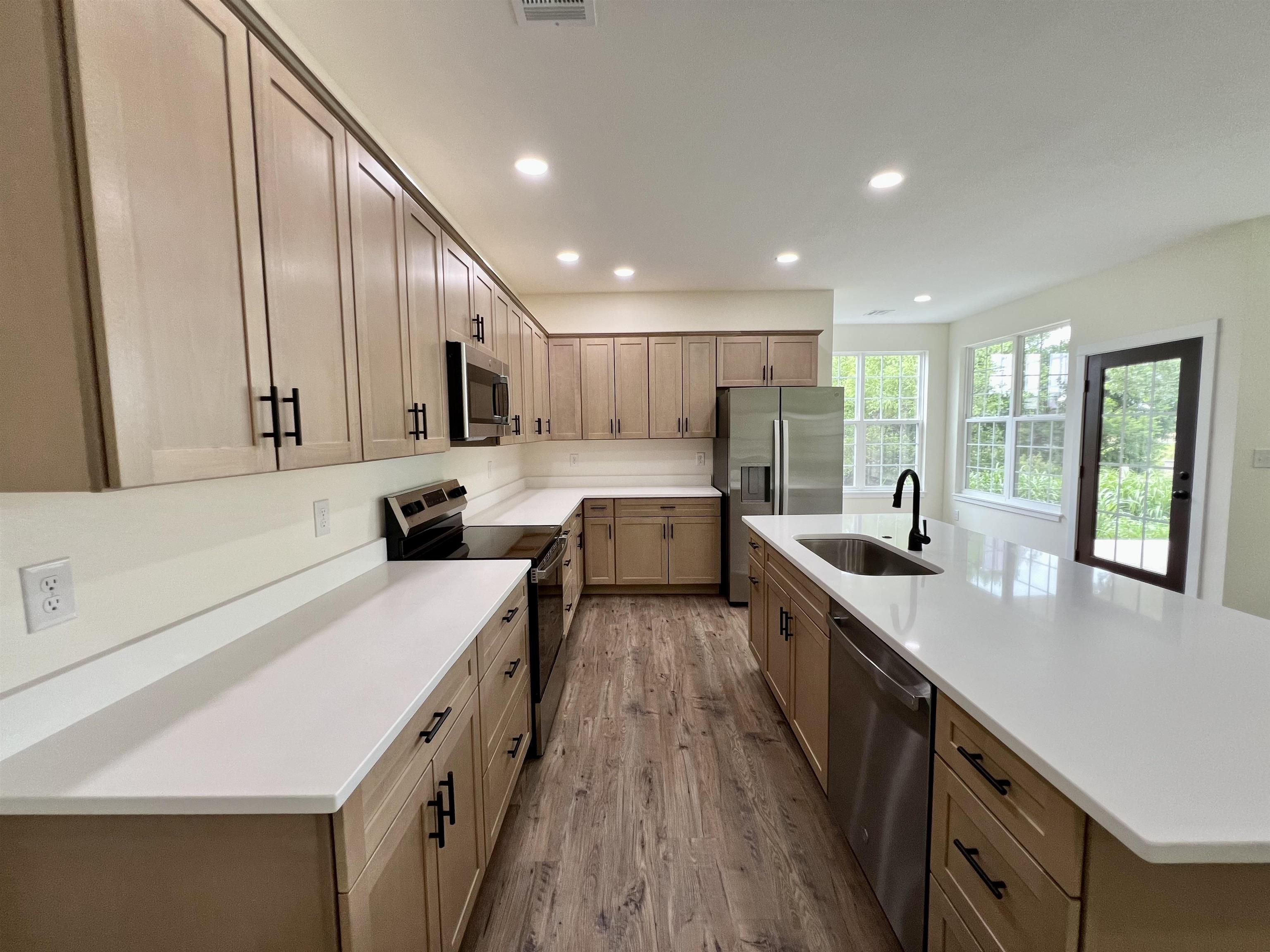 208 Castle Pines Dr
