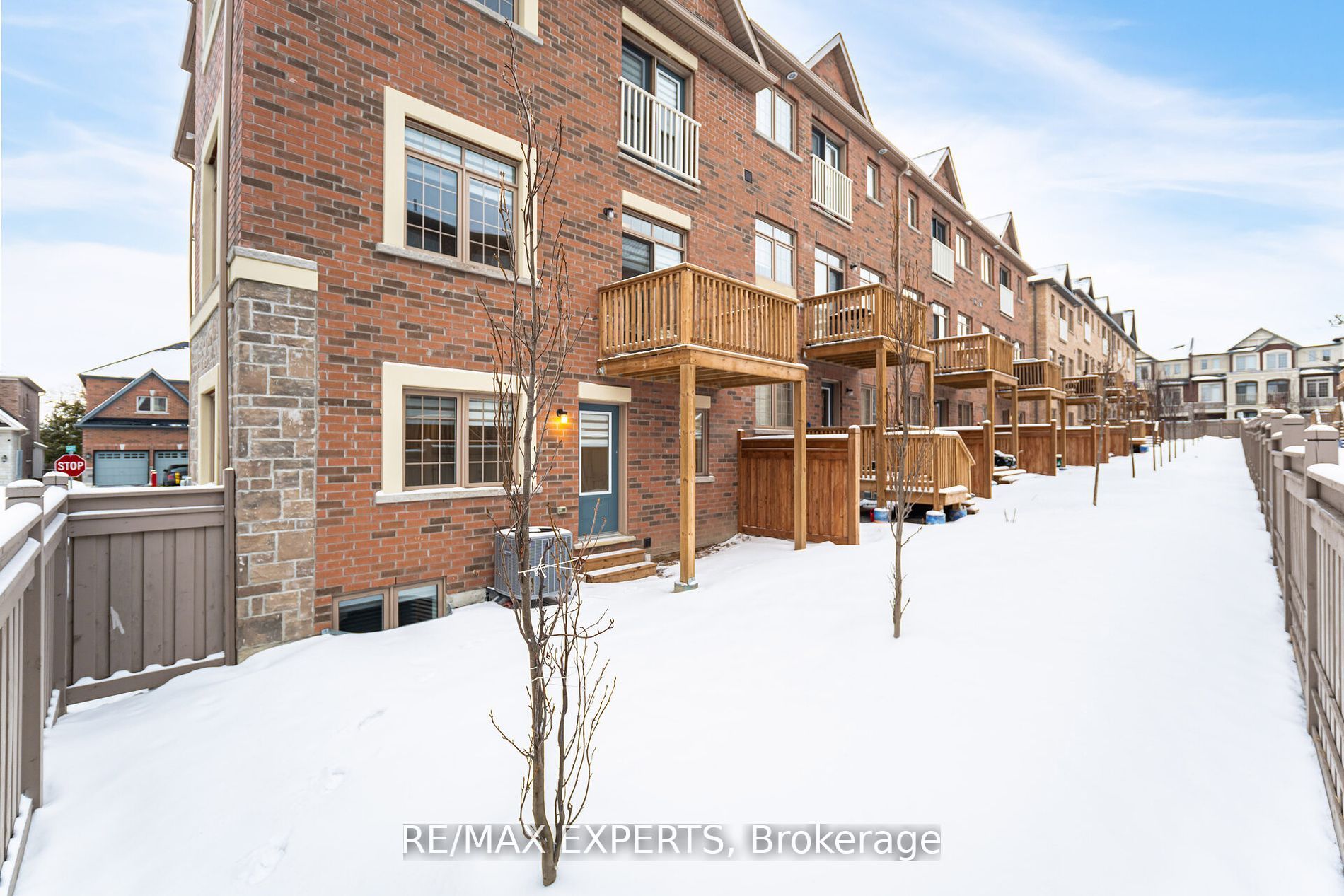 3 Grayson Rd