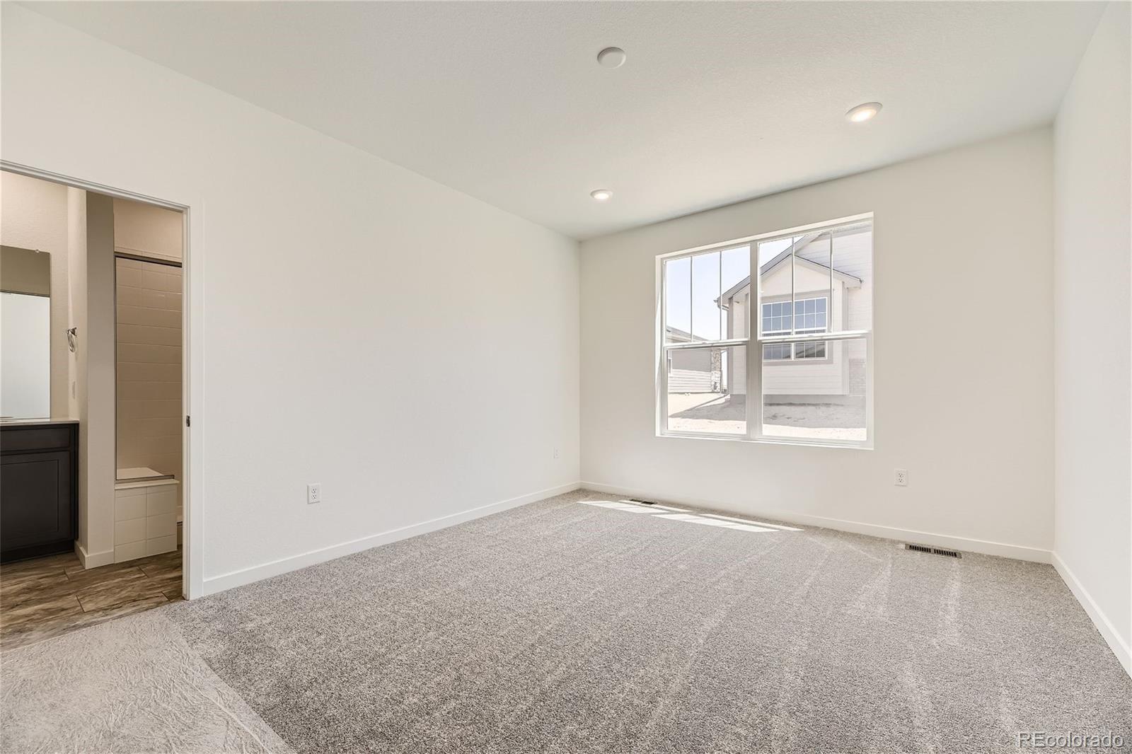 5174 N Quemoy Street