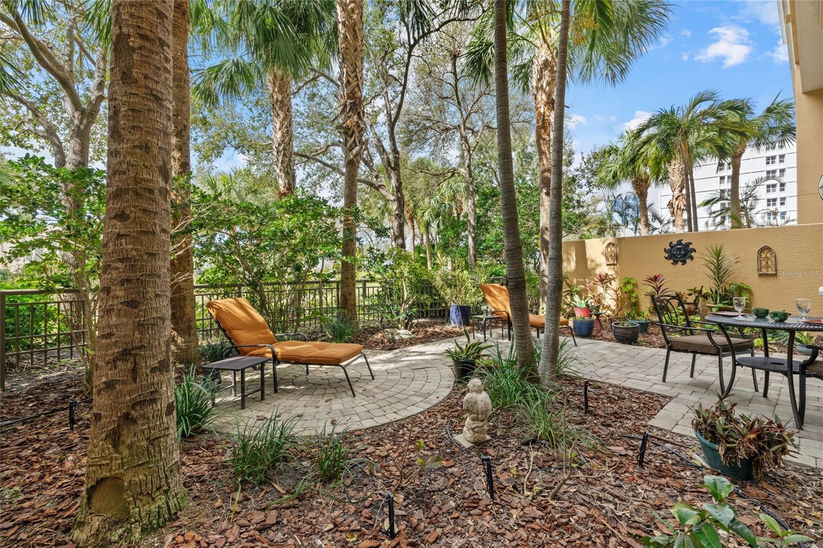 800 N Tamiami Trail 103