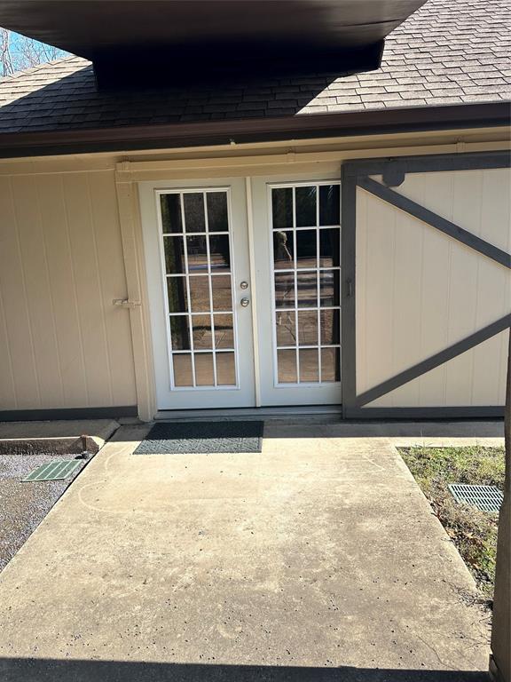 Absolutely charming, little free-standing quest quarters 1 bedroom apartment. The feel of a country living throughout this unique, very tranquil setup. Quiet and well established area Lots of trees and open almost ranch like feel of surroundings. Freshly painted, with central AC, new side-by-side refrigerator, built-in over-the-stovemicrowave, smooth top electric range. Granite countertops. tasy-to-care-for laminate flooring throughout the apartment. A 300-square-foot attached storage space in the back of the house provides ample space to store anything fee for trash services. Water fees and sewer services are included as part of the monthly rent... no additional charges,At this price - run and show it.