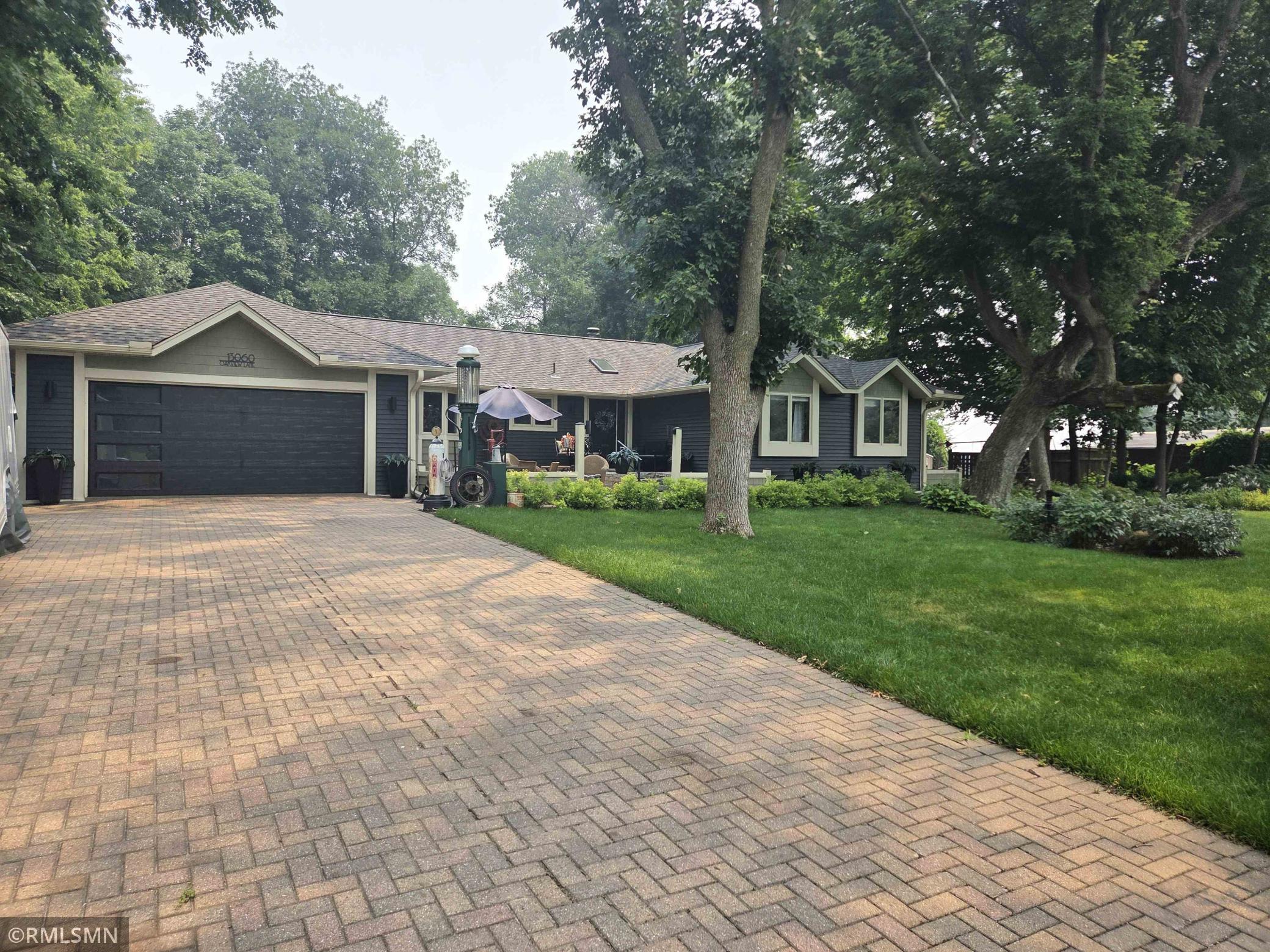 13060 Oakview Lane N