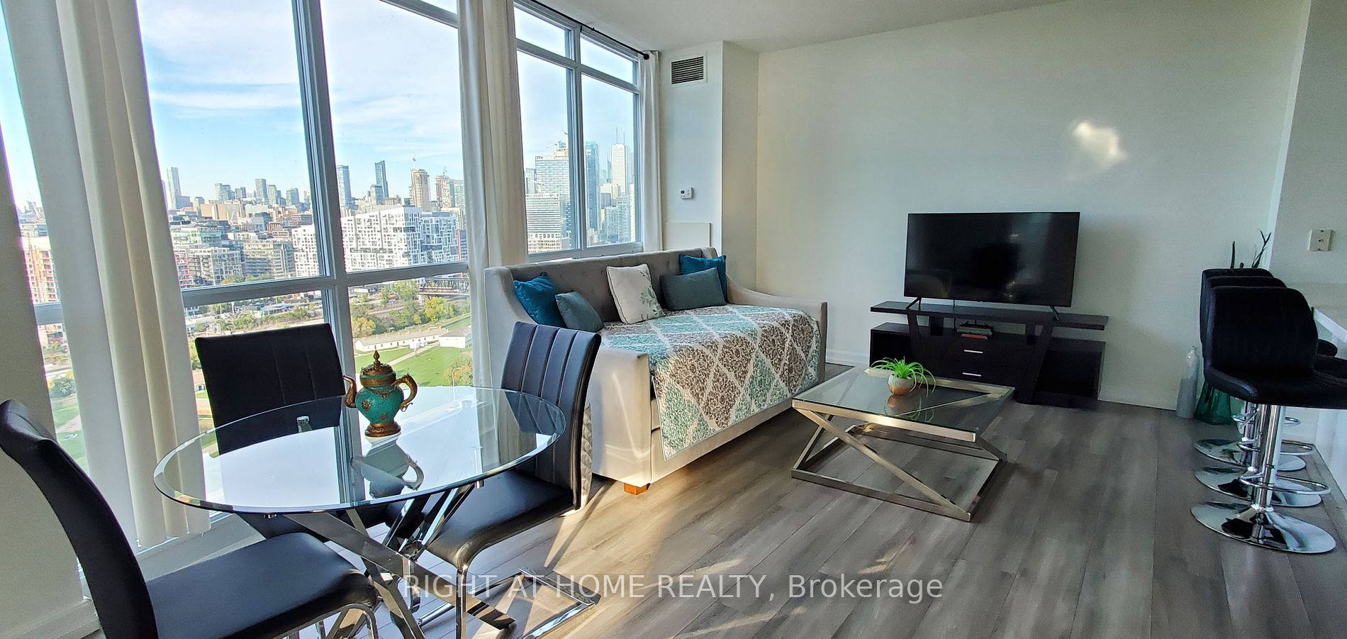 219 Fort York Blvd 2502