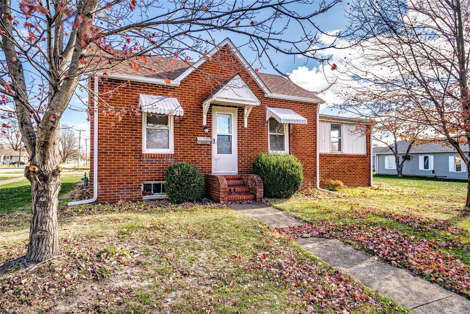 87,000 800 S Van Buren Street Litchfield IL 62056 Montgomery County Realty