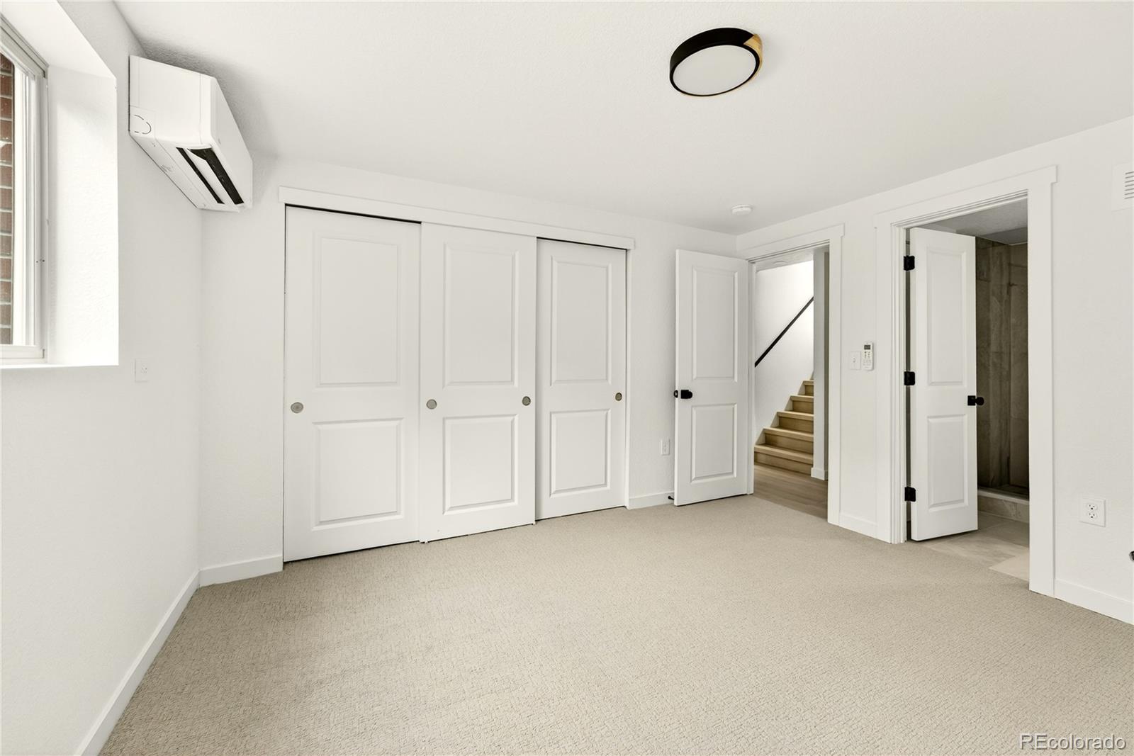 2429 S Leyden Street