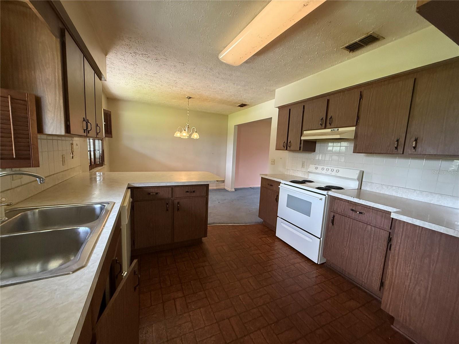 4606 Cantor Drive