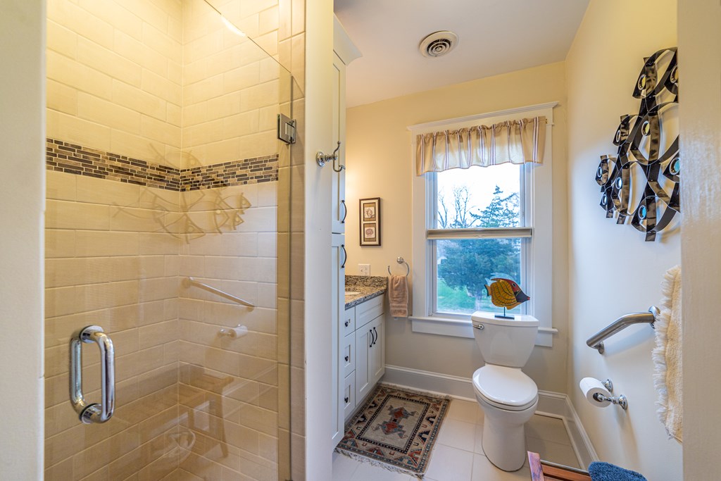 106 Bay Ave 15