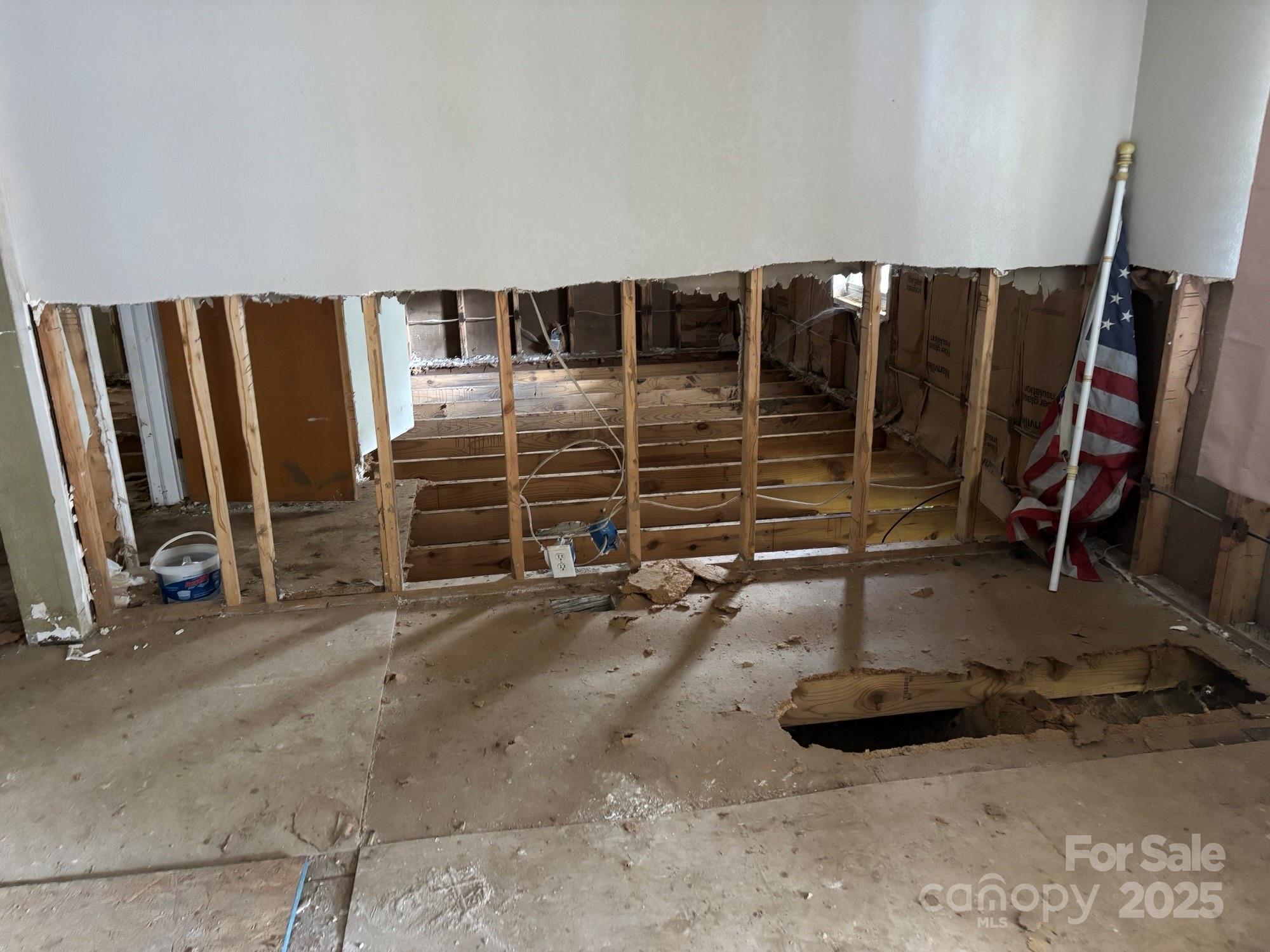 999 Hwy 19E Highway N