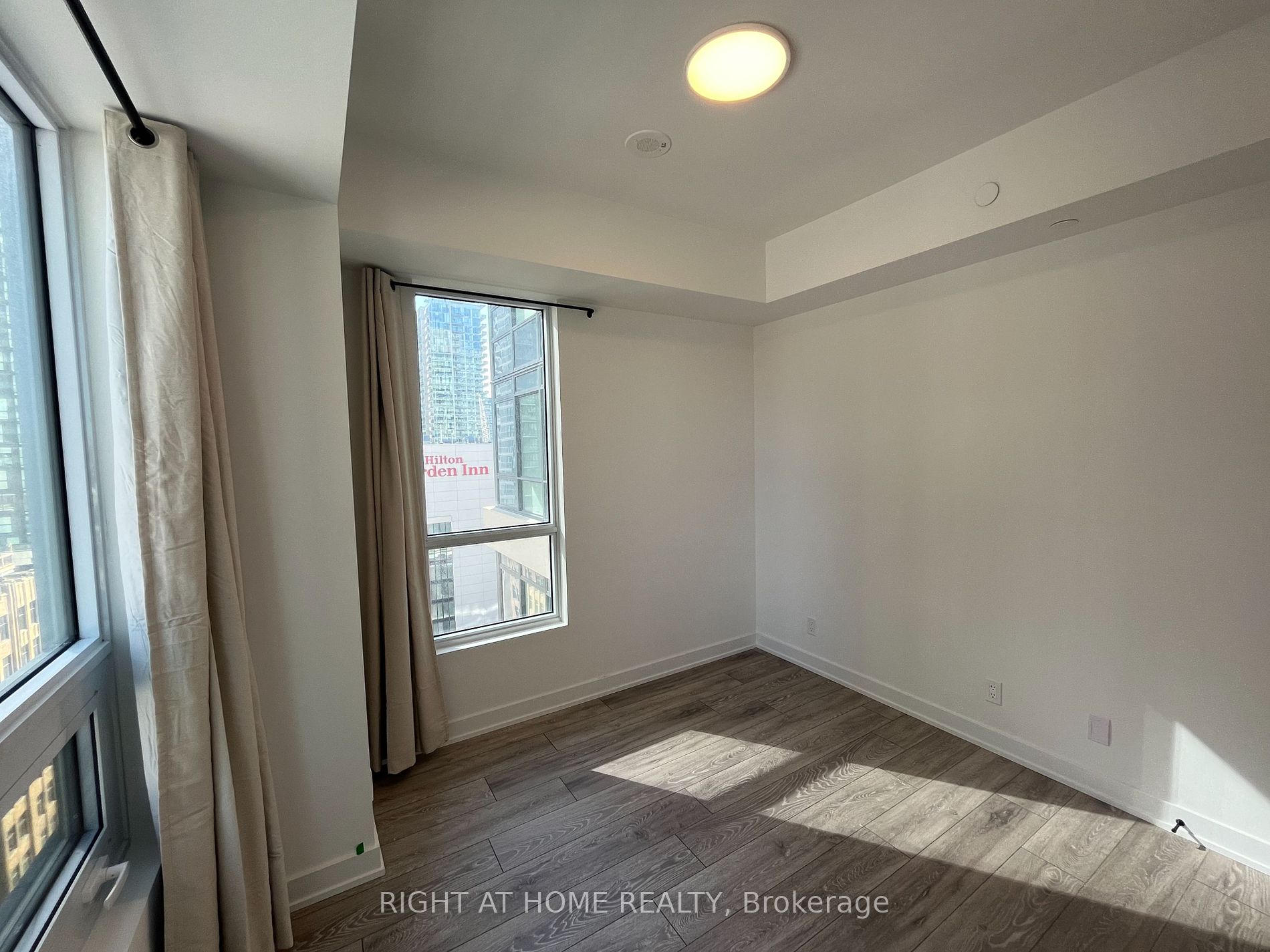 108 Peter St 1705