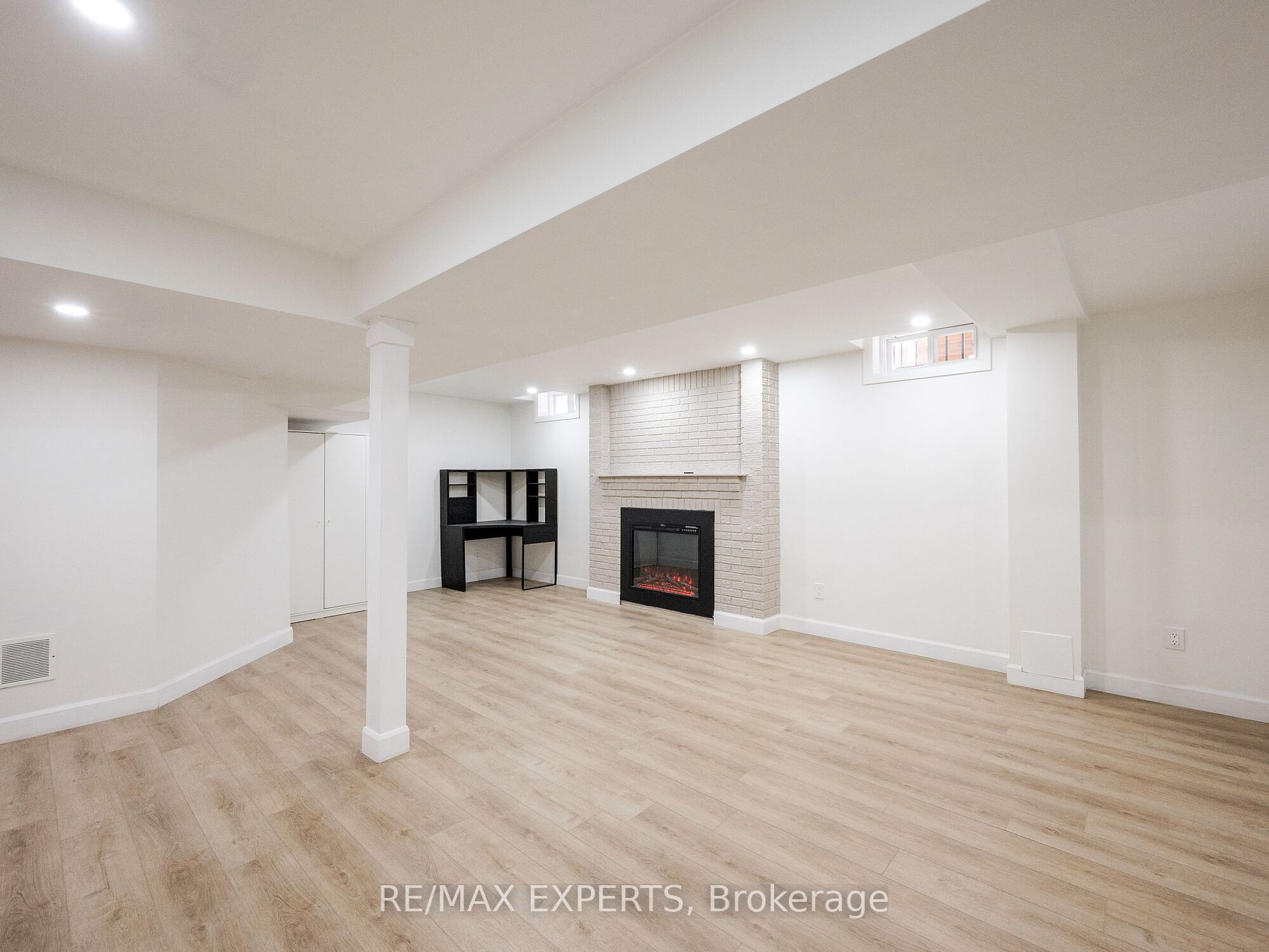 222 Chancellor Dr