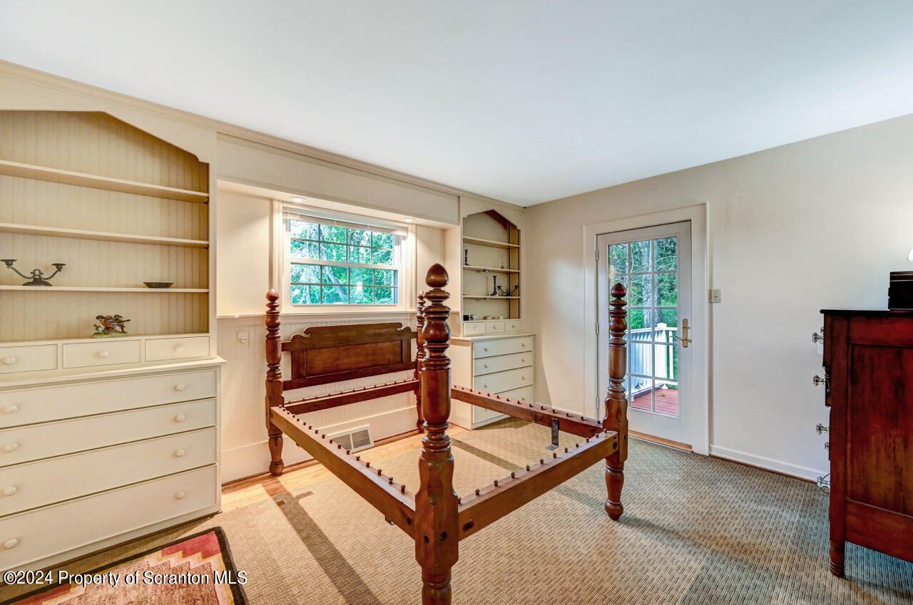 100 Buckhill