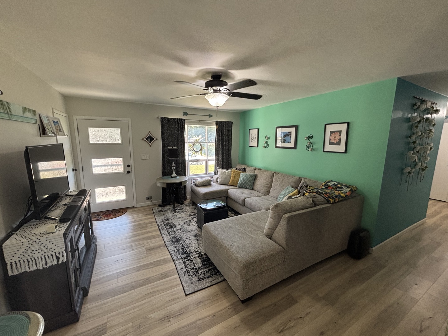 2811 E Bluff Court