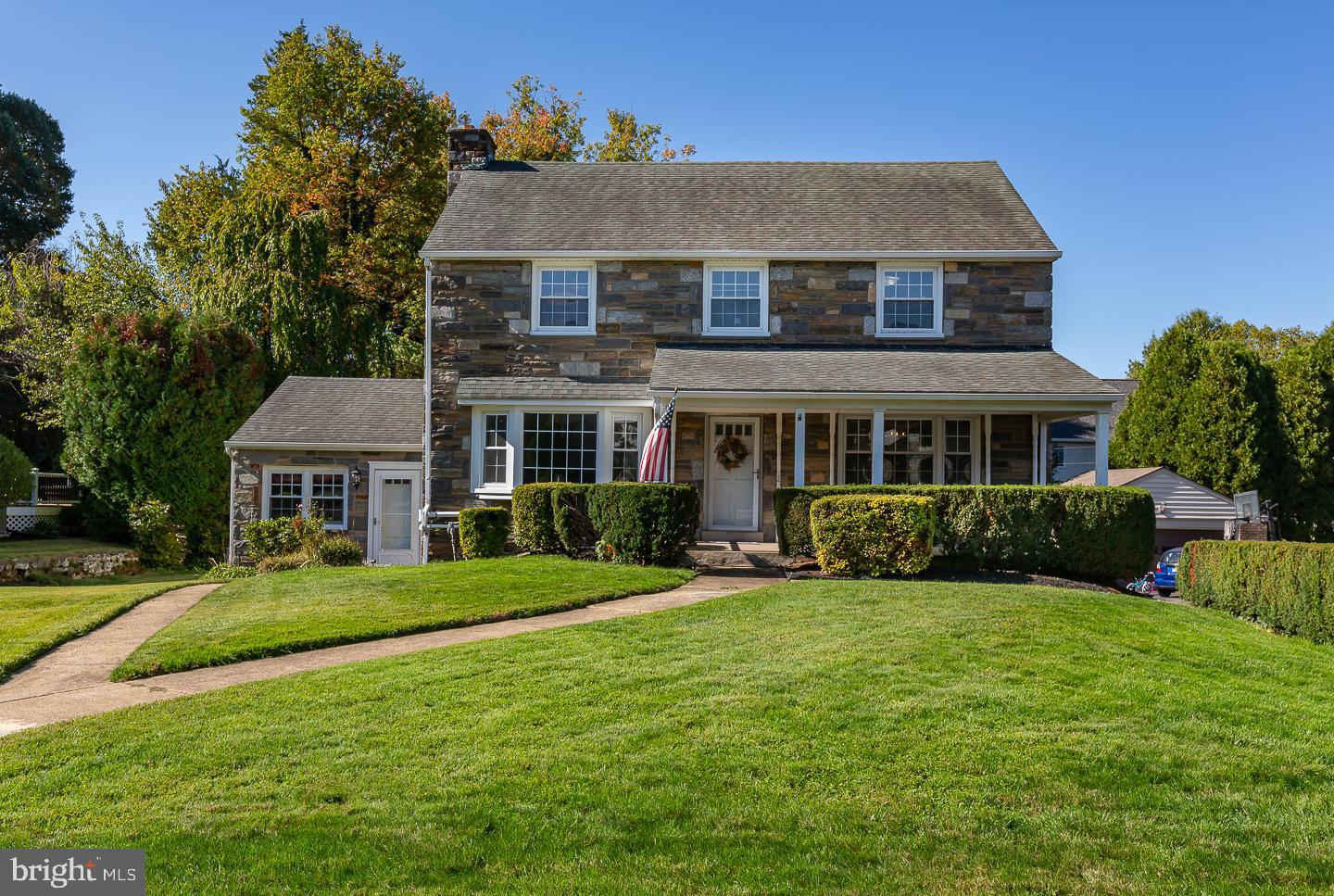 6 N Lexington Avenue